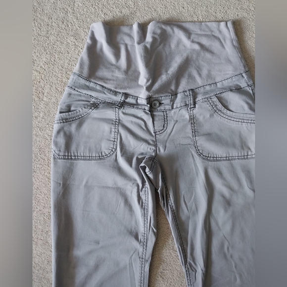 Thyme Maternity Wide Leg Cargo Pants - Picture 6 of 6